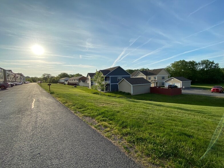 Building Photo - 204 Betsinger Rd