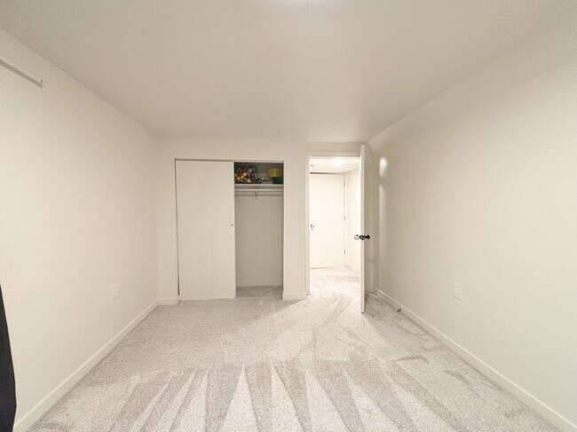 Building Photo - 11299 Woodhill Dr