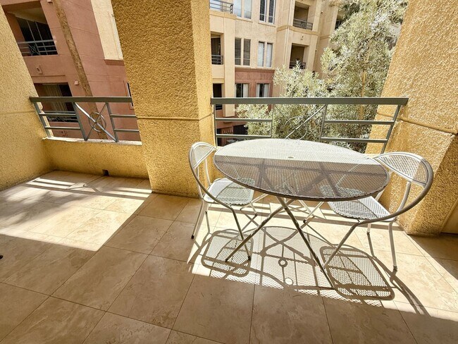 Building Photo - Meridian - Luxury STUDIO Condo w/ laminate Flooring. Pool View in Resort Style Community.