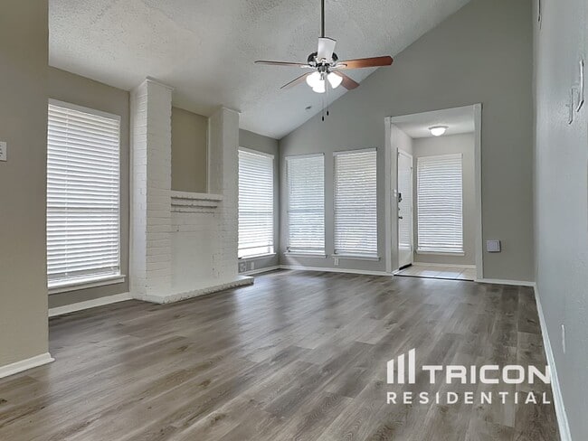 Building Photo - 23318 Pebworth Pl