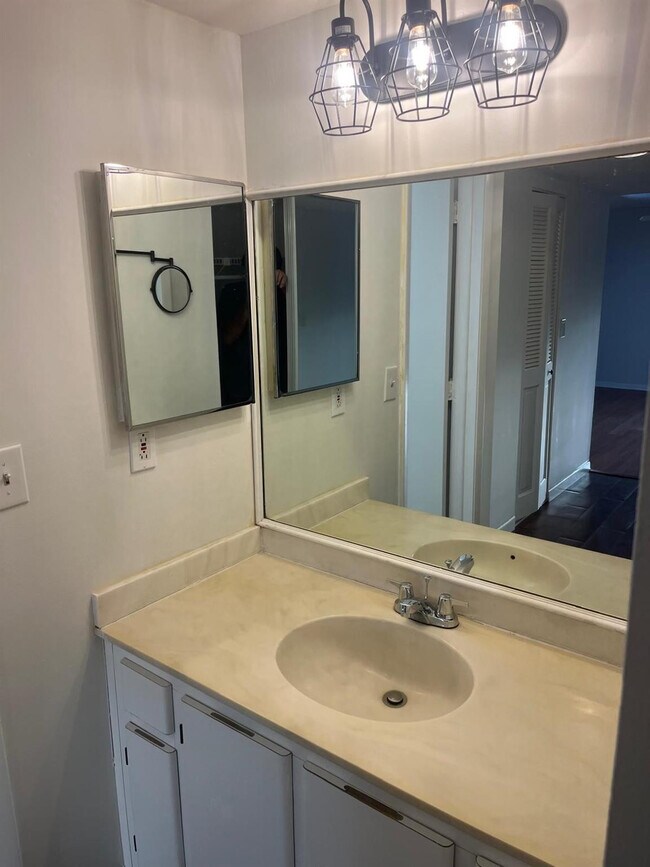 Building Photo - 6301 N University Dr