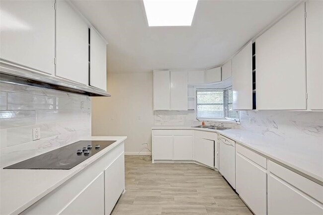 Building Photo - 2511 Maroneal St