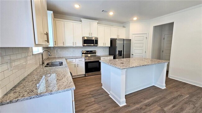 Building Photo - 7372 Rocklin Ln