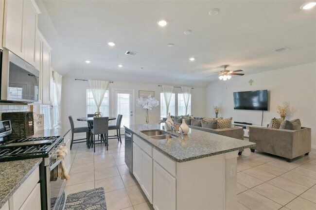Building Photo - 8902 Jasper Lake Dr