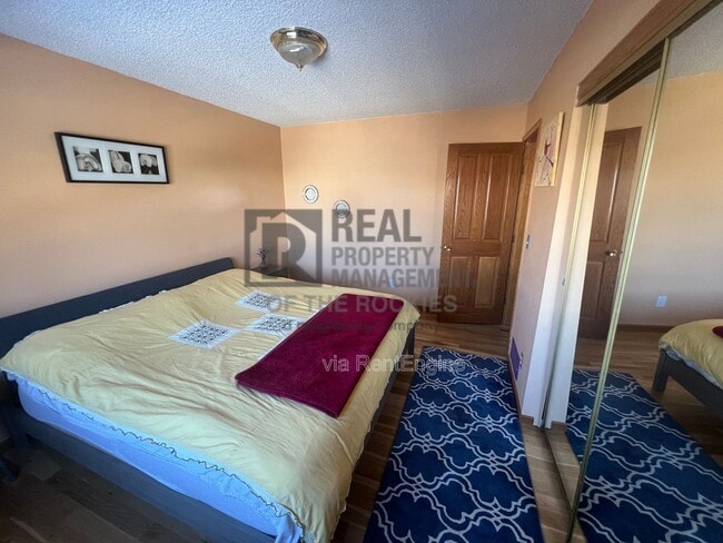 Building Photo - 1400 Hastings Dr