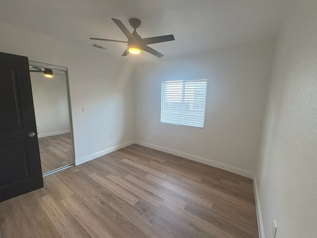 Building Photo - Available NOW Recently Renovated 3BR/3BA Home with Modern Finishes & Spacious Backyard Near Downt...