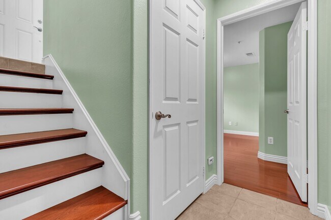 Building Photo - 26090 Stonehaven Dr