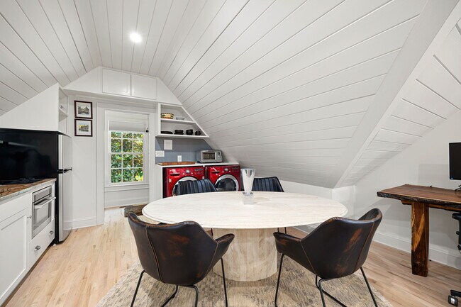 Building Photo - 1358 Briarcliff Rd NE