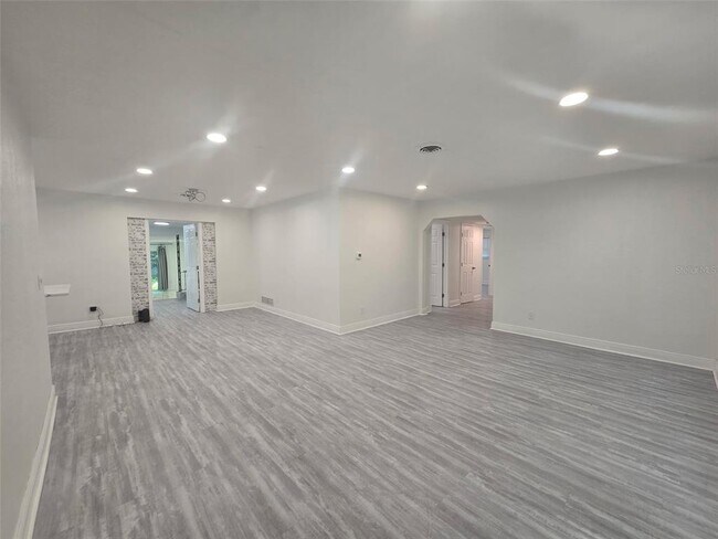 Building Photo - 2909 Hargill Dr