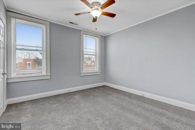 Building Photo - 2847 Lake Ave