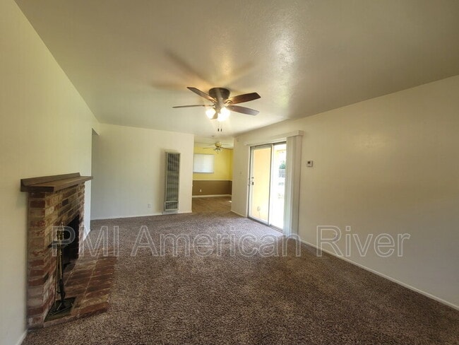 Building Photo - 625 Elizabeth St