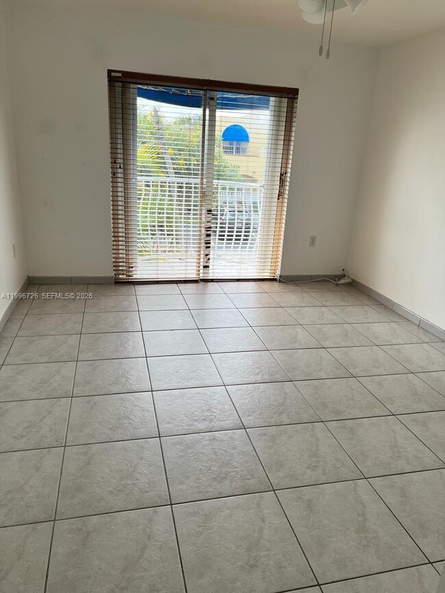 Building Photo - 365 NW 85th Ct