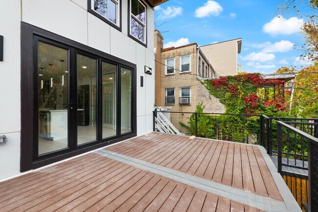 Building Photo - DC1026