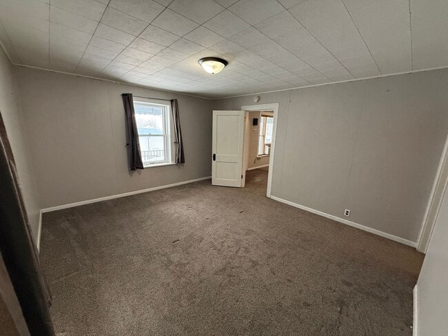 Building Photo - 119/121 W Kemp