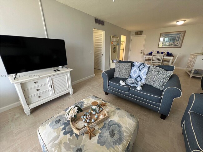 Building Photo - 125 S Ocean Ave