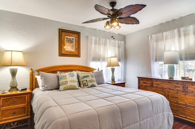 Building Photo - 634 180th Ave W