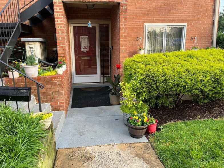 Building Photo - 4520 Conwell Dr