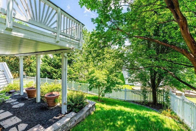 Building Photo - 20152 Boxwood Pl