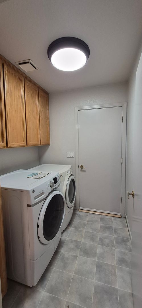 Building Photo - 642 Silvertop Way