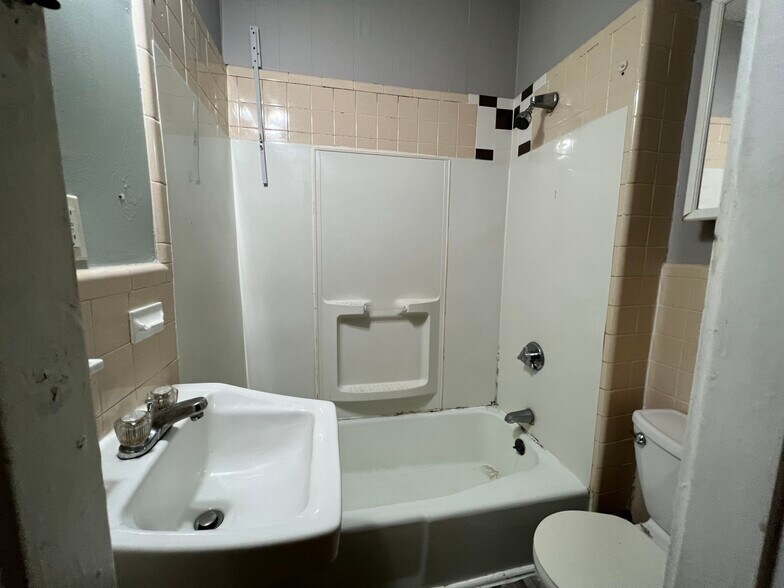 Building Photo - 339 Cambridge St