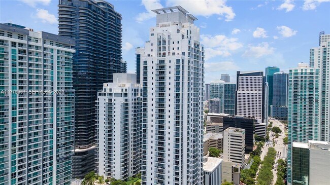 Building Photo - 1060 Brickell Ave