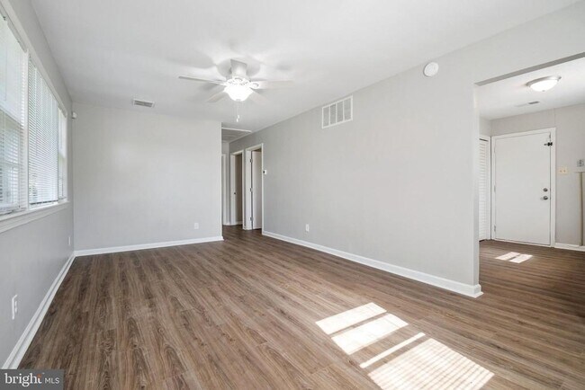 Building Photo - 26 Bayou Ave