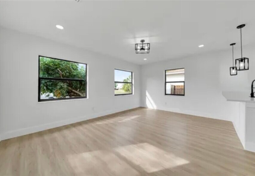 Building Photo - 3031 28th St N