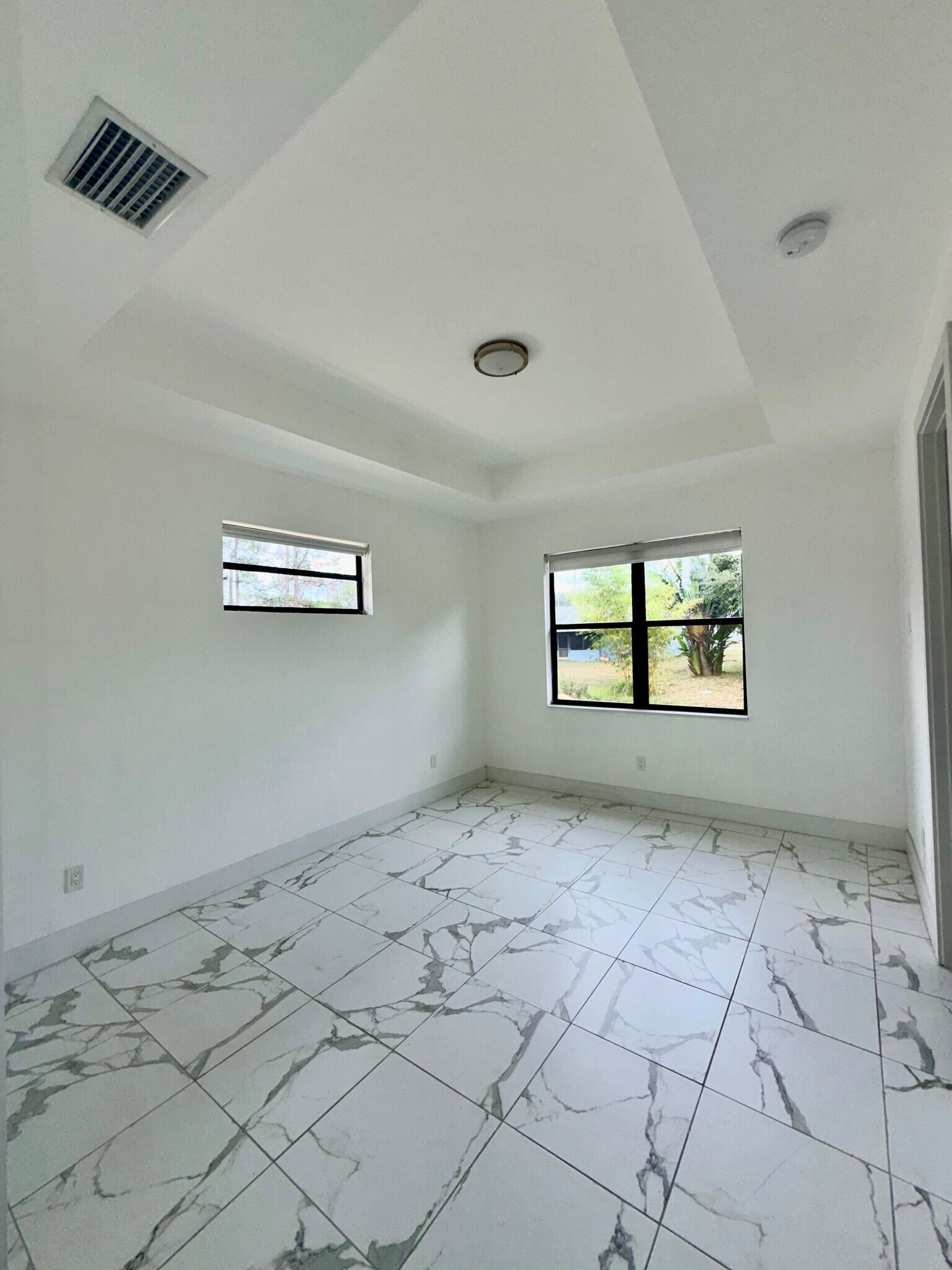 Building Photo - 4128 Barbarossa Ave