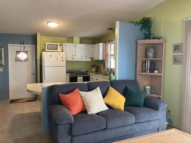 Building Photo - 189 Lewis St