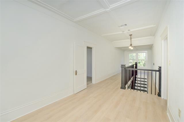 Building Photo - 201 E Pecan St