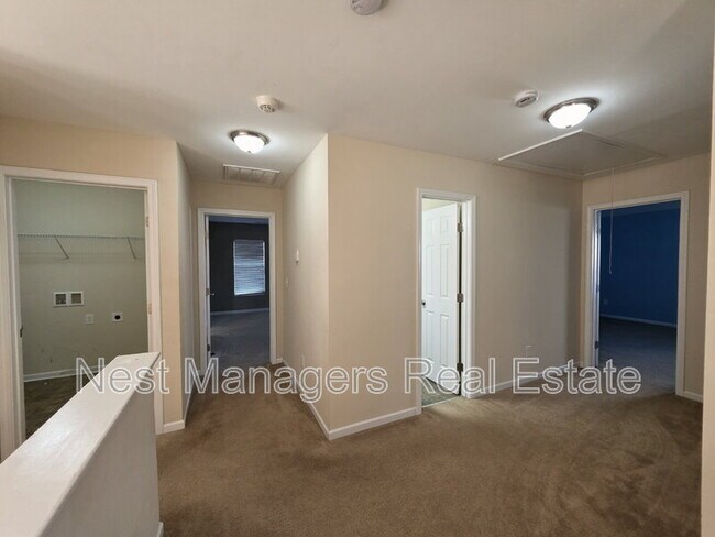 Building Photo - 825 Running Horse Ln