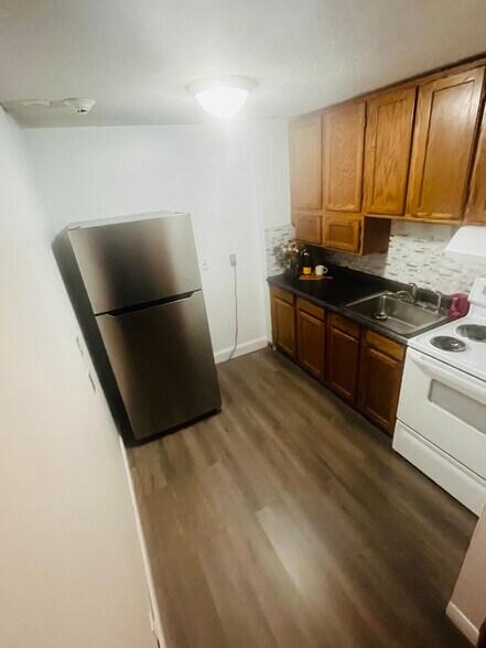 Building Photo - 1 Continental Ct