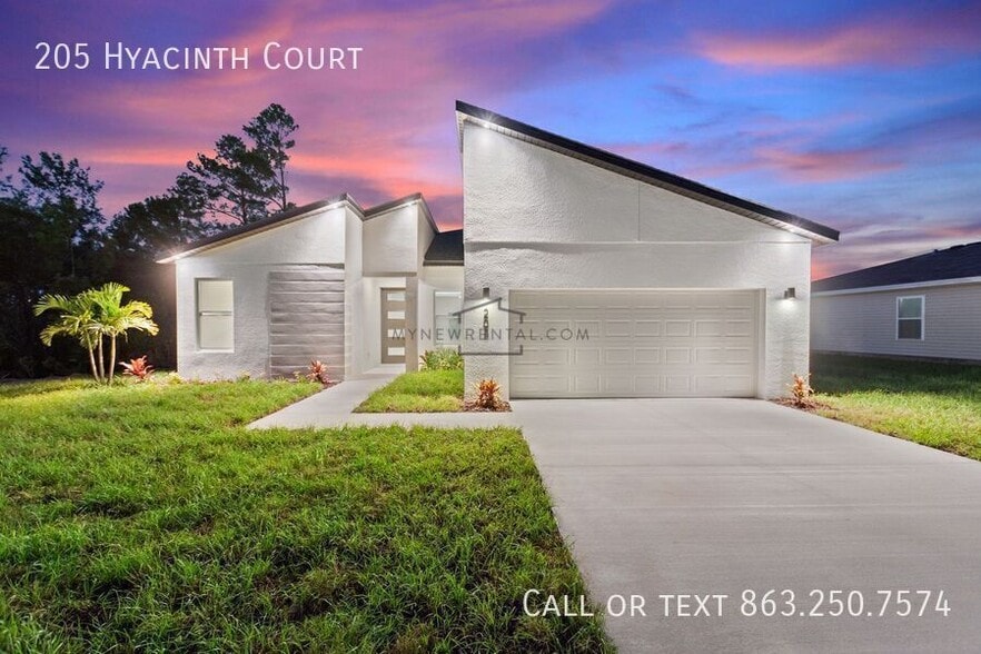 Building Photo - 205 Hyacinth Ct