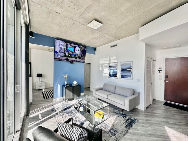 Building Photo - 300 S Australian Ave