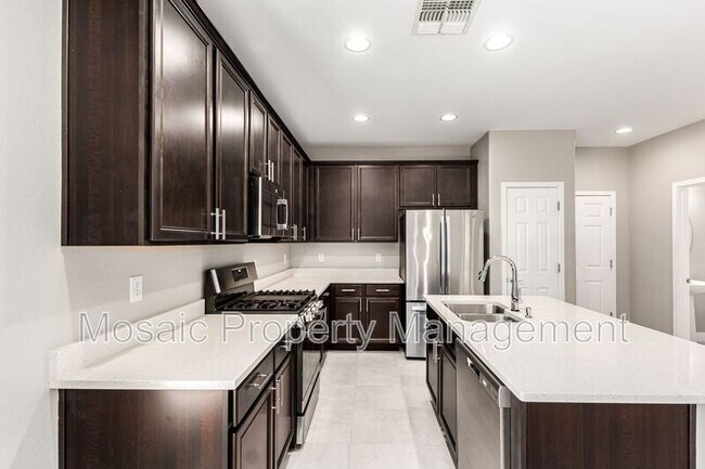 Building Photo - 4046 S 58th Ln