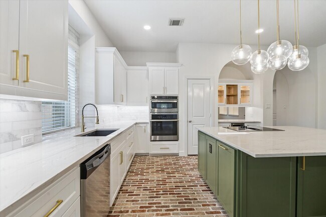 Building Photo - 11 Knotwood Ct