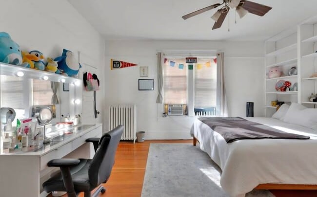 Building Photo - 804 5th St