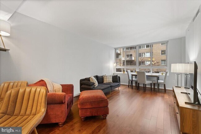 Building Photo - 350 G St SW