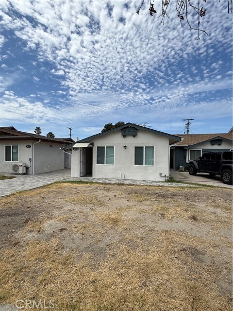 Building Photo - 9013 Oneida Ave