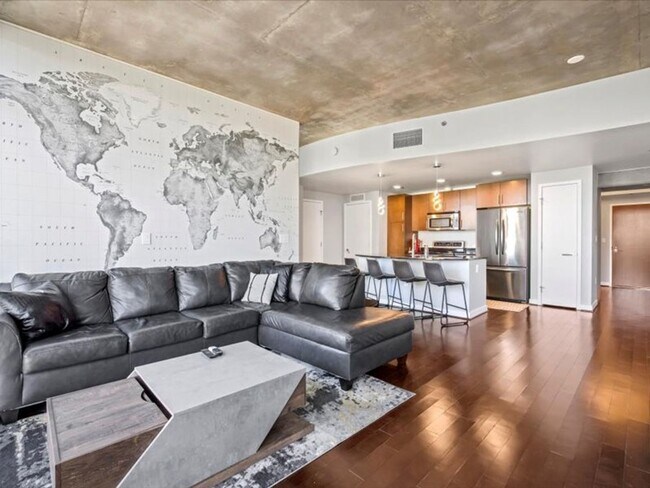 Building Photo - Luxury High Rise Condo Available 7/1/25