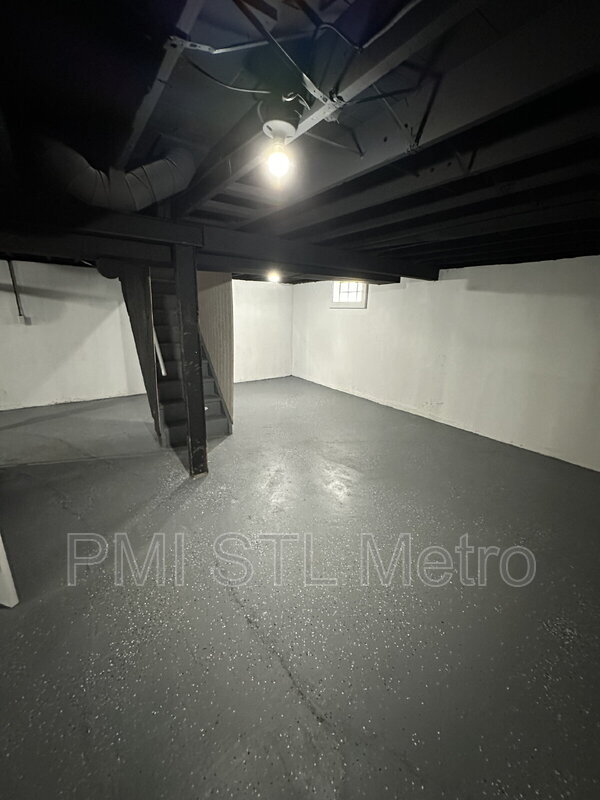 Building Photo - 262 Estridge Rd