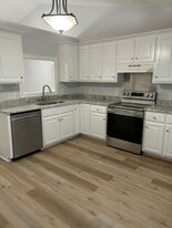 Building Photo - 2049 Briarwood Dr