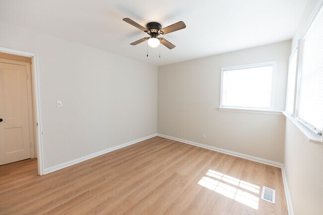 Building Photo - Updated 3 Bed 2 Bath Home in Greensboro