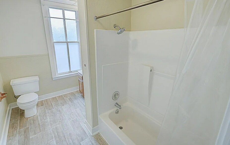 Building Photo - 2379 Table Rock Rd