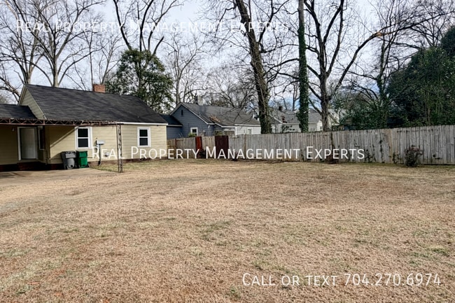 Building Photo - 2100 Camp Greene St