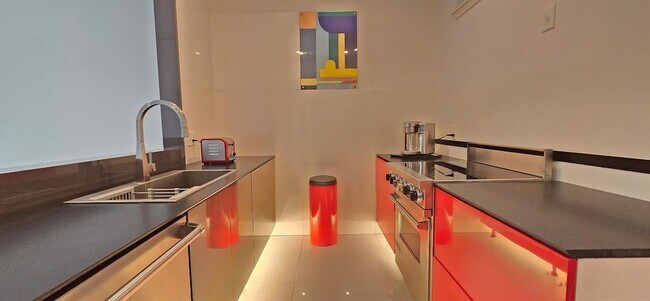 Building Photo - 661 Lake Wellington Dr