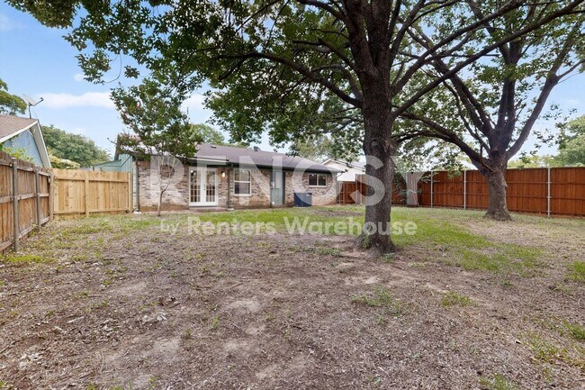 Building Photo - Completely Refreshed Arlington Home