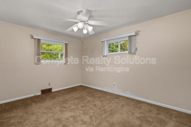 Building Photo - 1115 Hadwin Dr