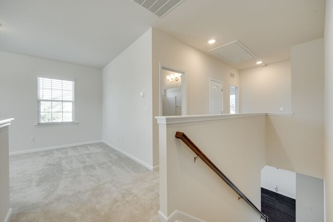 Building Photo - Beautiful 4-bed, 3.5 bath with Primary on the main level in Cameron Creek of Fabulous Fort Mill!