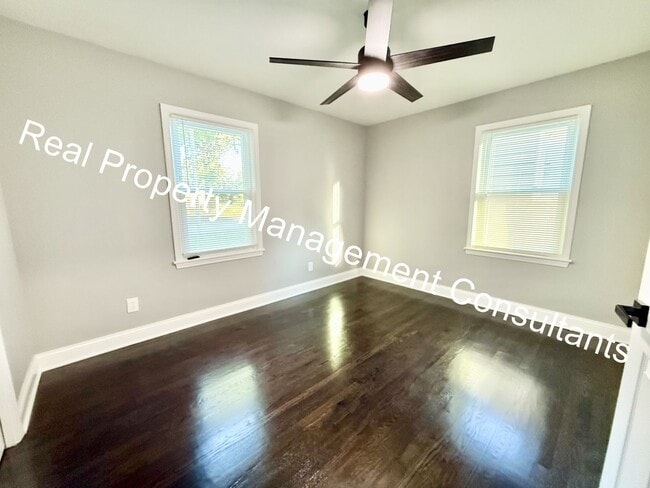 Building Photo - Beautifully Renovated 3-Bedroom, 2-Bath Ho...